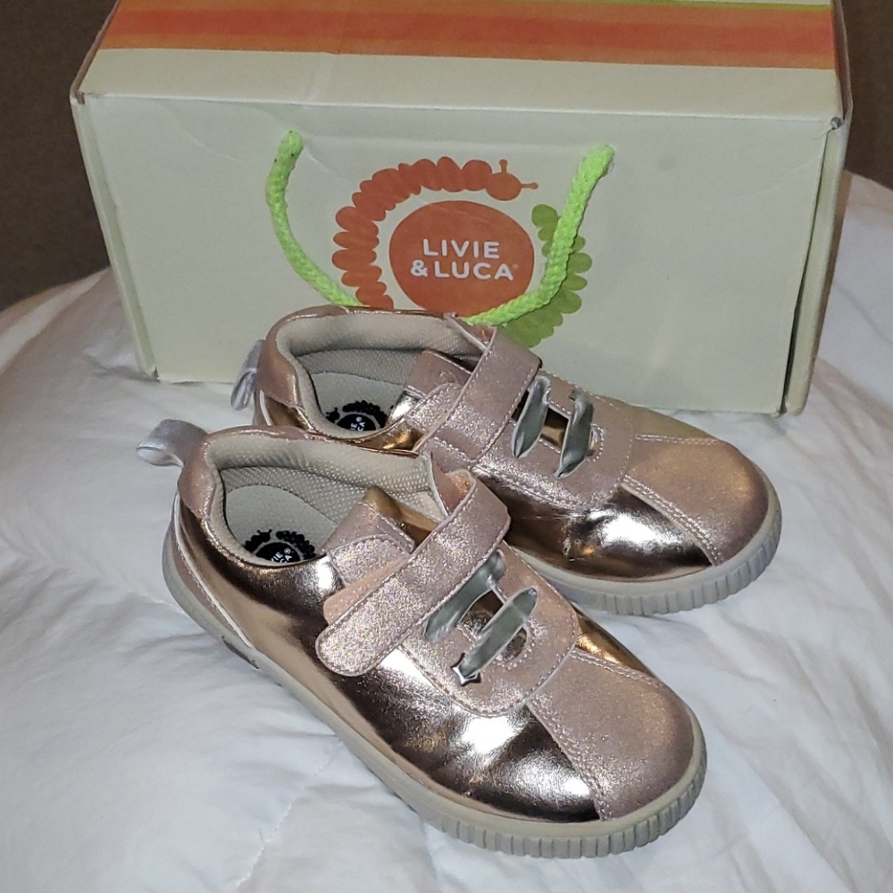 Rosegold shimmer sneakers
